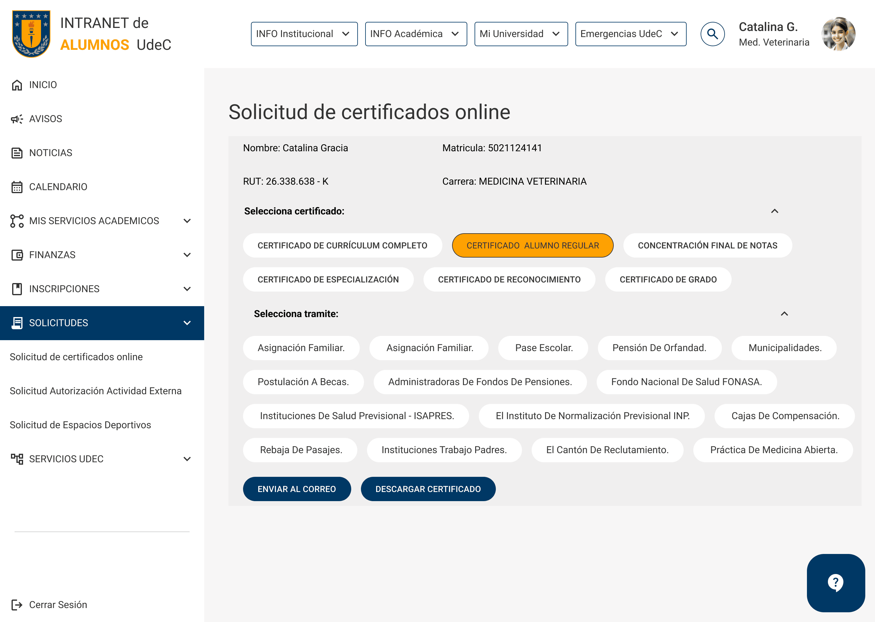 Solicitud de certificados en la Intranet UdeC con opciones de documento, trámite, correo y descarga